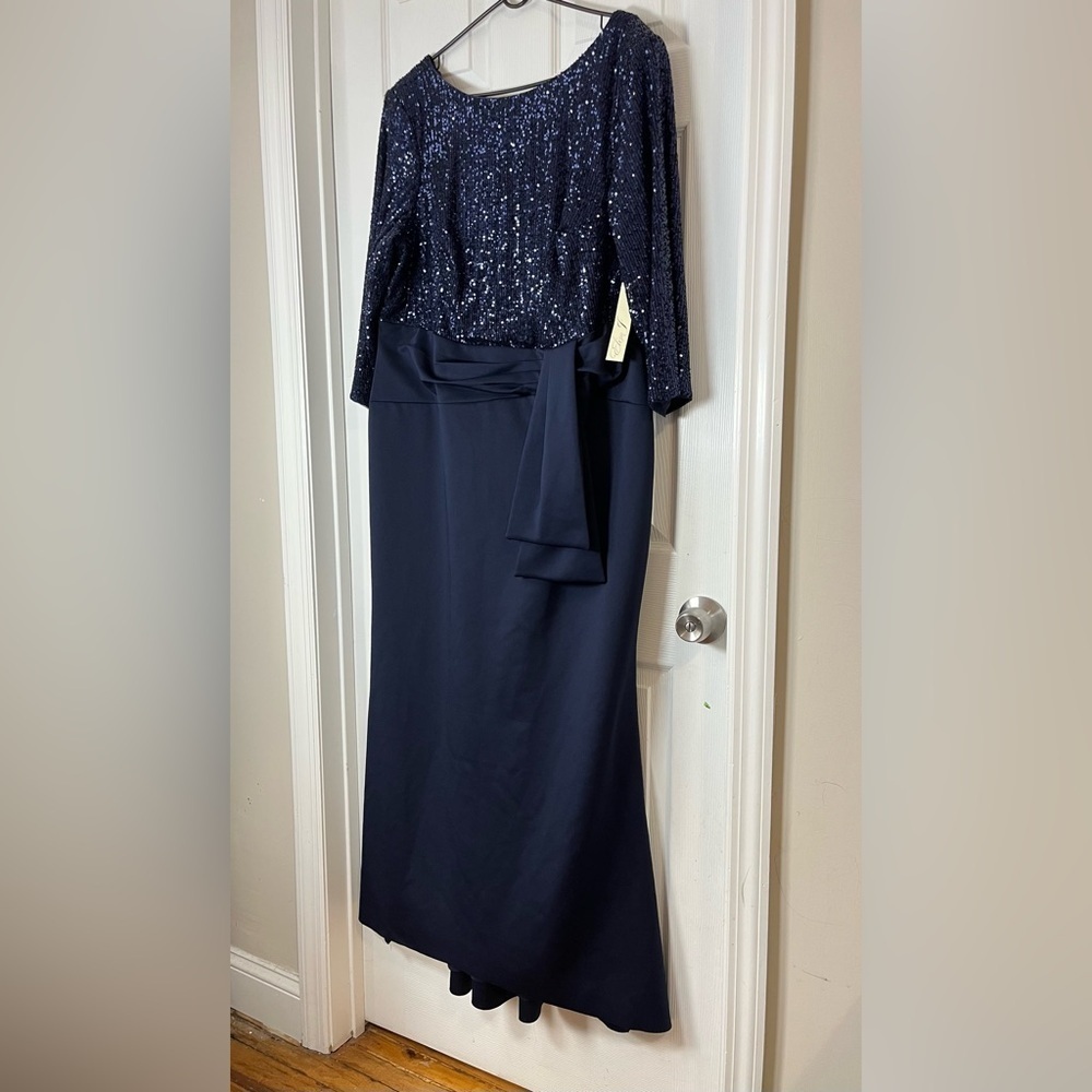 Eliza J Plus Size Sequin Bodice Gown Midnight Blue Maxi Dress 20W - Picture 12 of 12